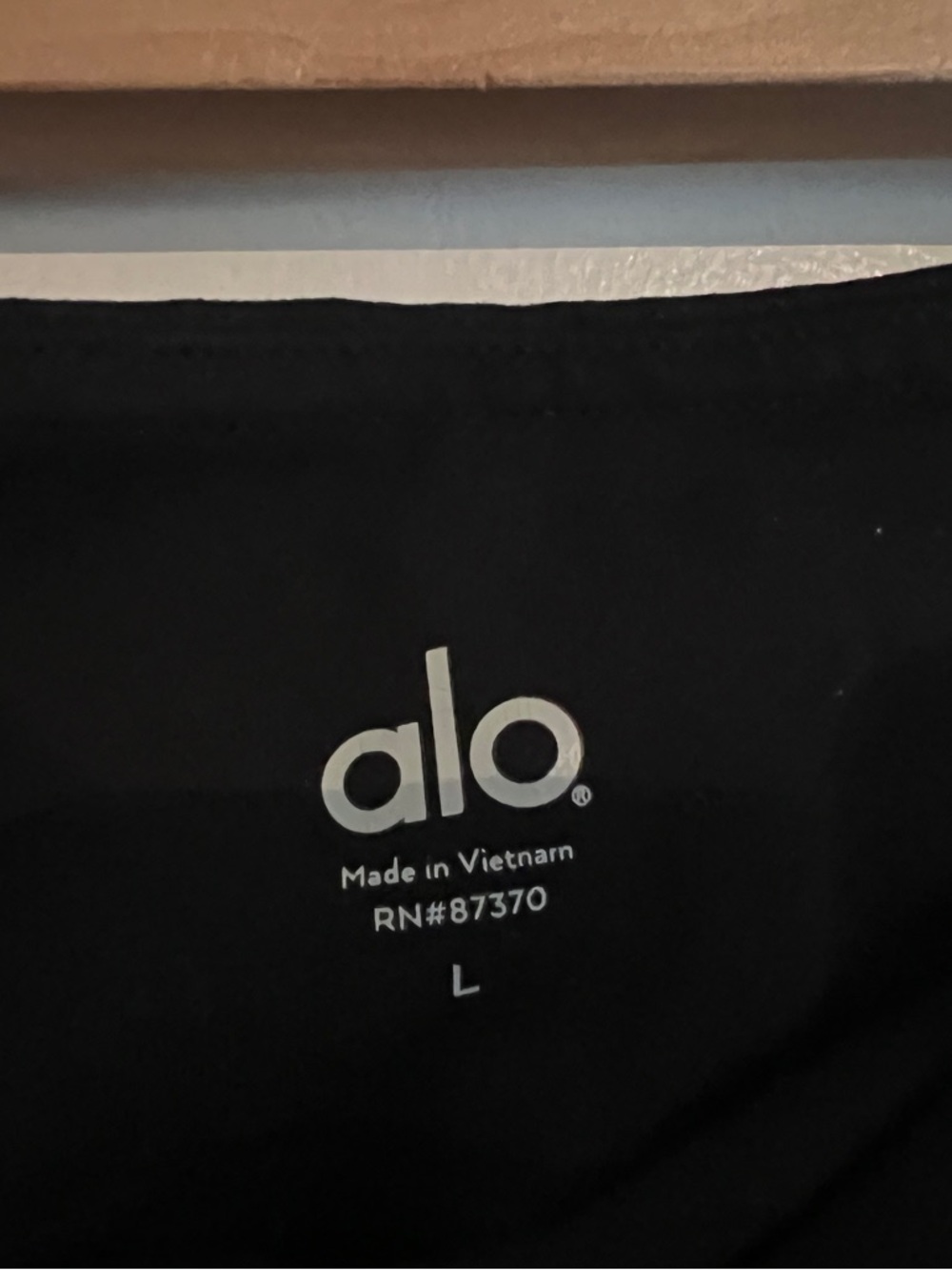 Alo Yoga NWOT Mesh Goddess Leggings - Black - Size L - Picture 4 of 4